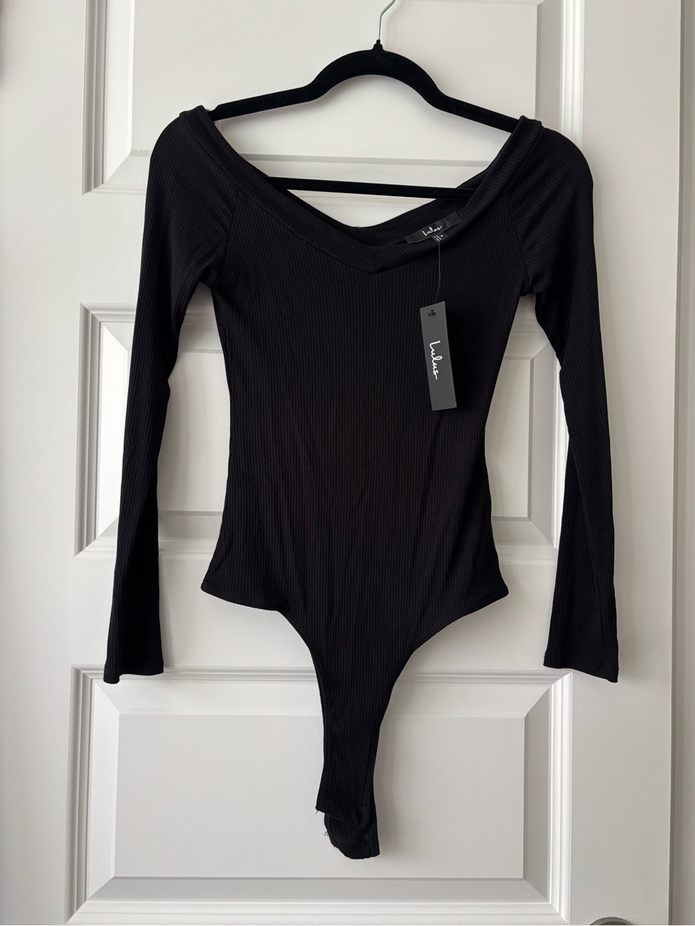 Lulu's Black Ribbed Long-Sleeve V-Neck Bodysuit S